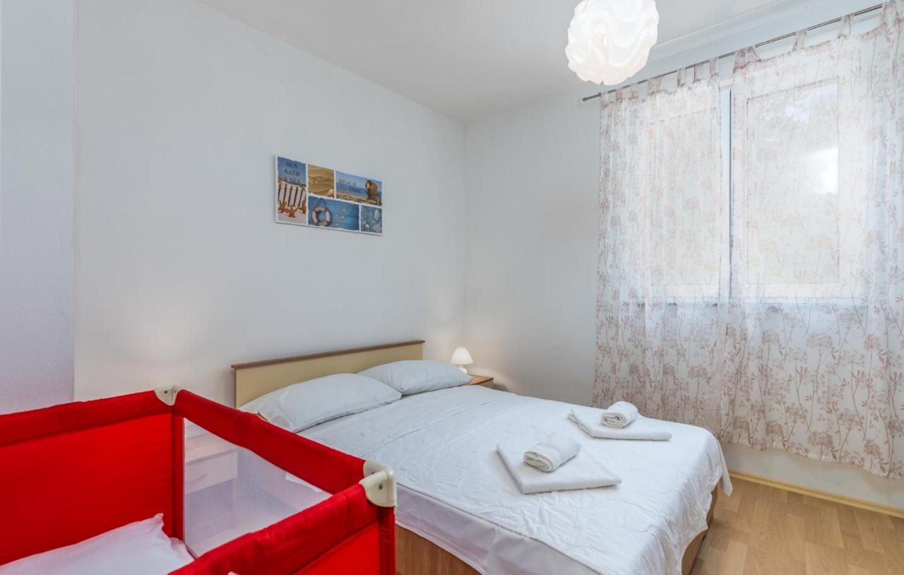 Apartments Miokovic Солине Экстерьер фото