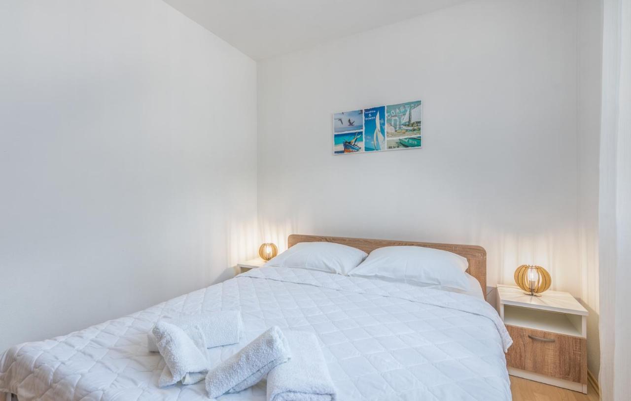 Apartments Miokovic Солине Экстерьер фото