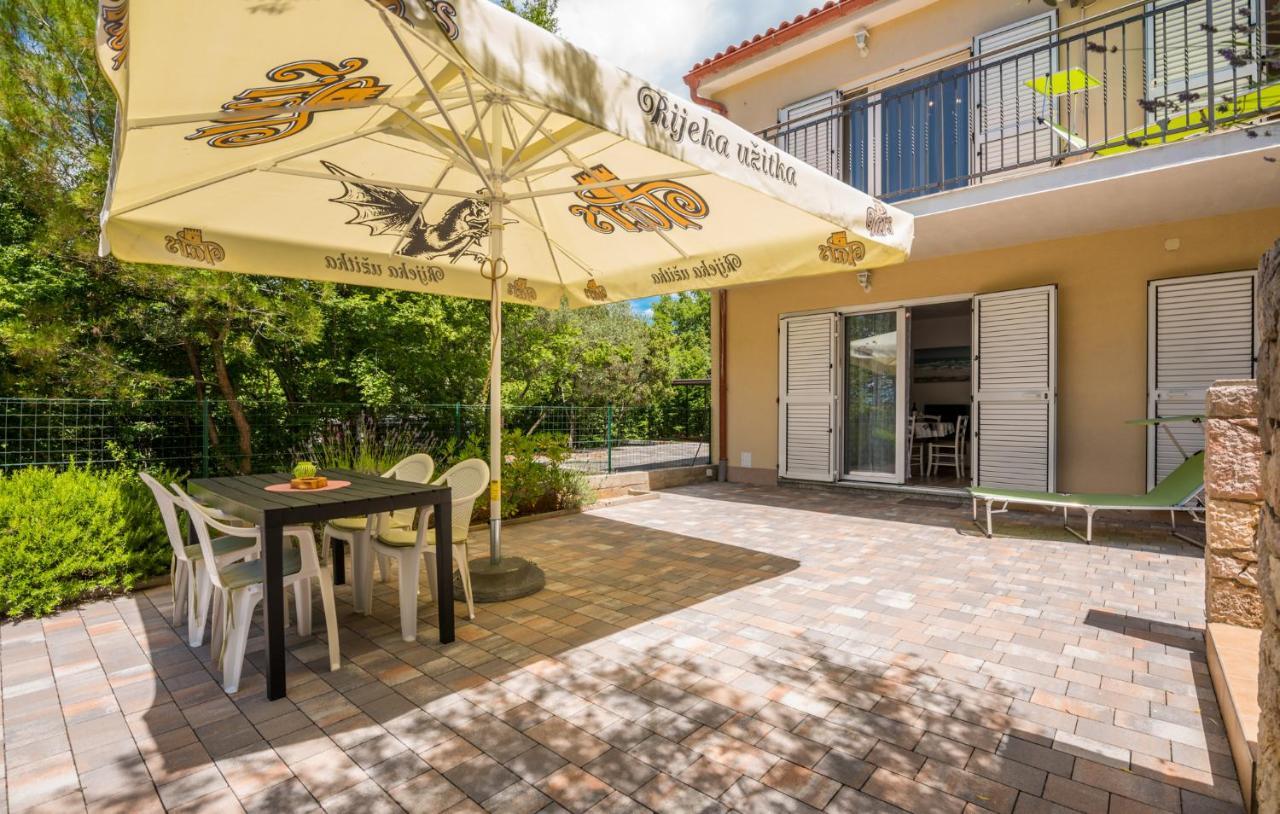 Apartments Miokovic Солине Экстерьер фото