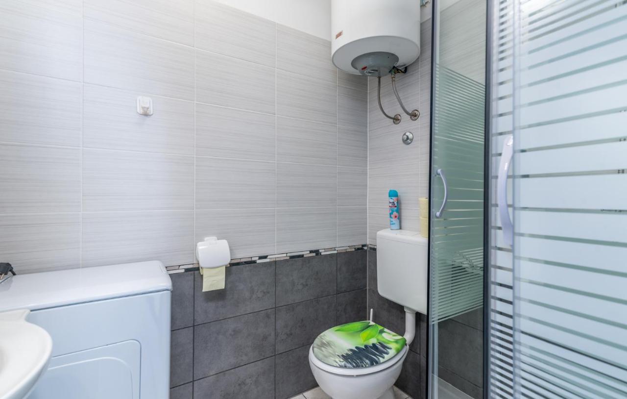 Apartments Miokovic Солине Экстерьер фото