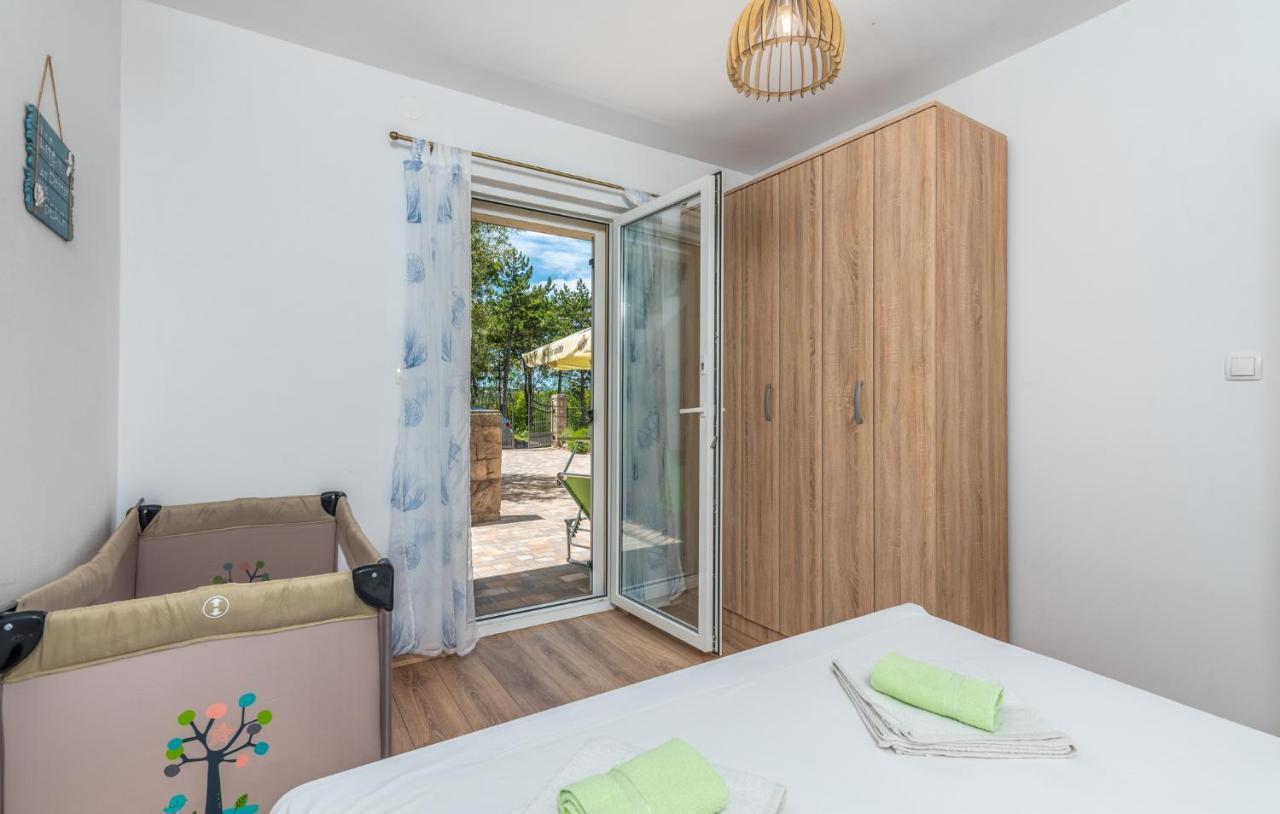 Apartments Miokovic Солине Экстерьер фото
